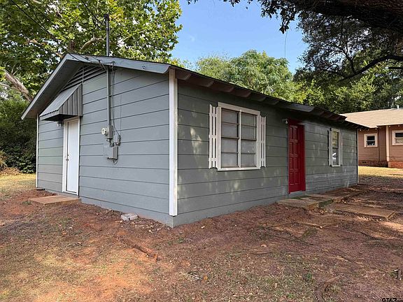 2nd image of 211 Garner Ln
