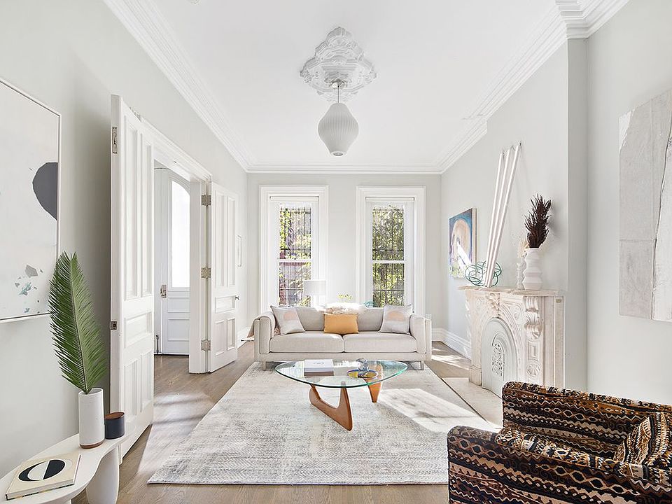 1st image of 389 Classon Ave