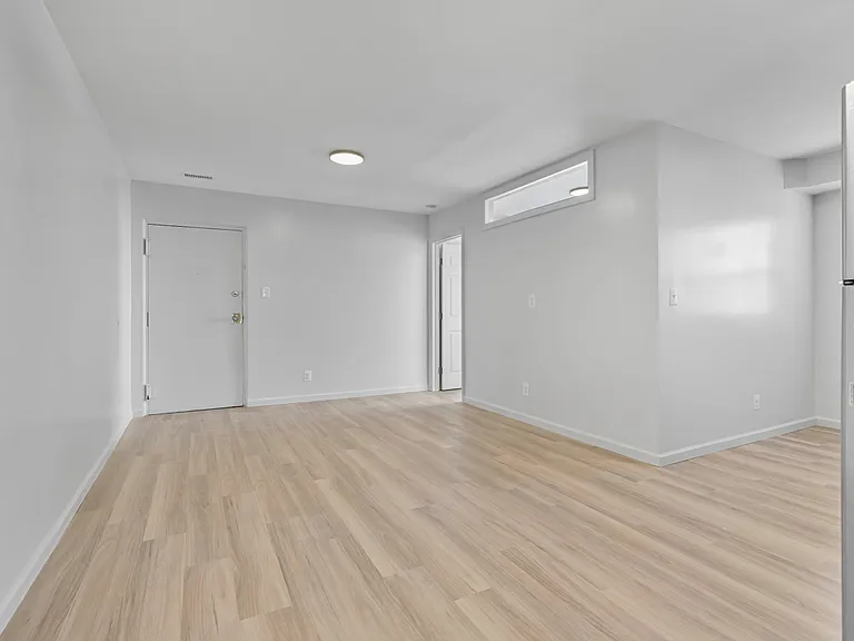 853 Yuma St SE #202 — Photo 8