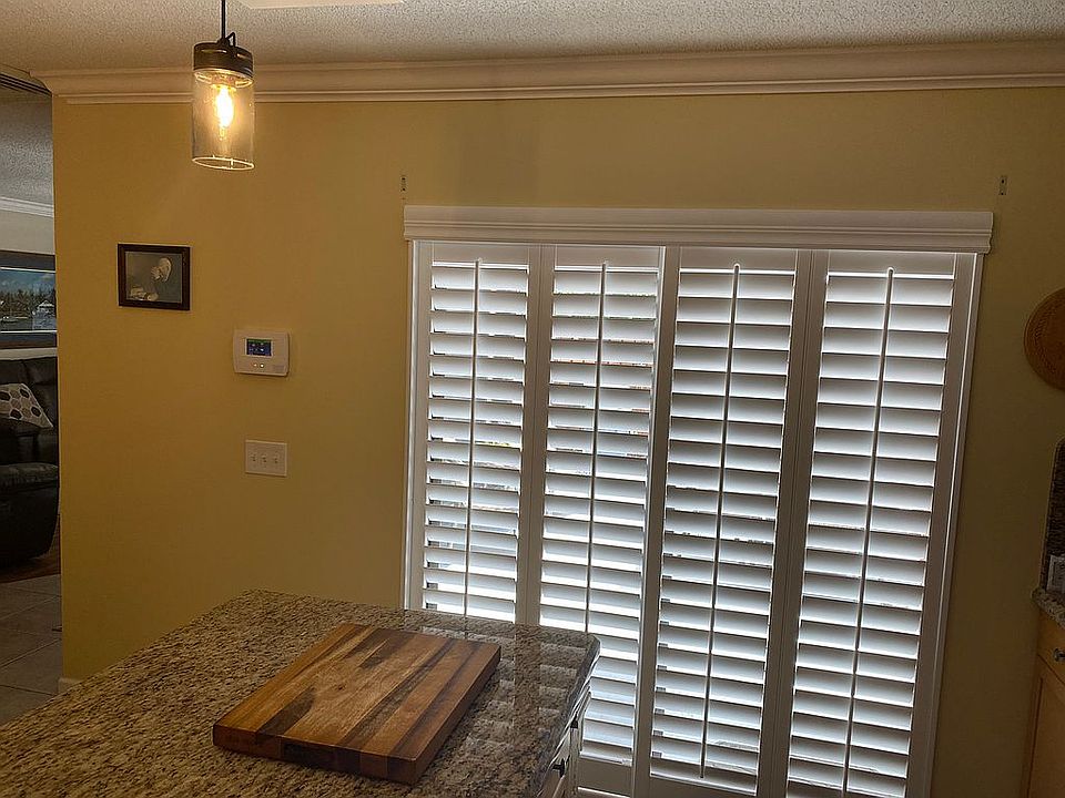 2nd image of 211 Live Oak Ln