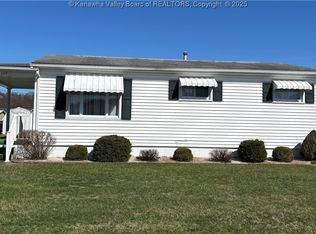 1117 Race St, Ravenswood, WV 26164