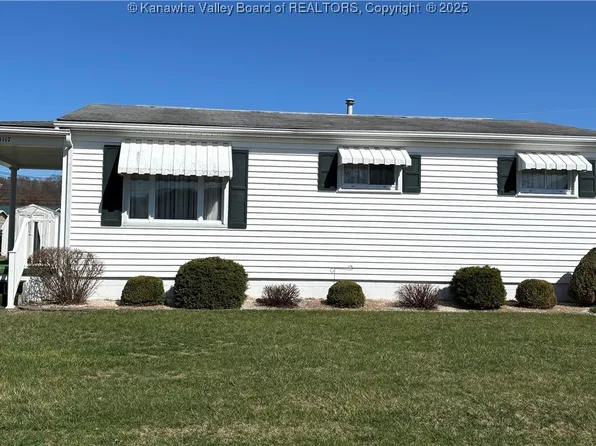 1117 Race St, Ravenswood, WV 26164