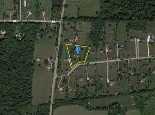 11990 Marydale Dr, Chagrin Falls, OH 44023