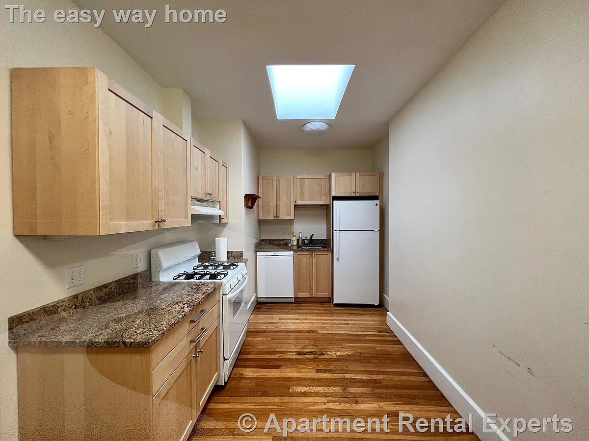 Building Photo - 206 Massachusetts Ave #8A
