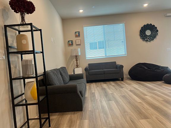 4th image of 40336 Birchfield Dr