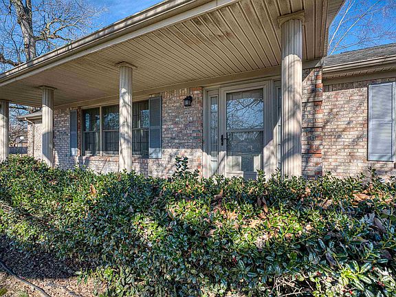 3rd image of 5540 Kiowa Cir