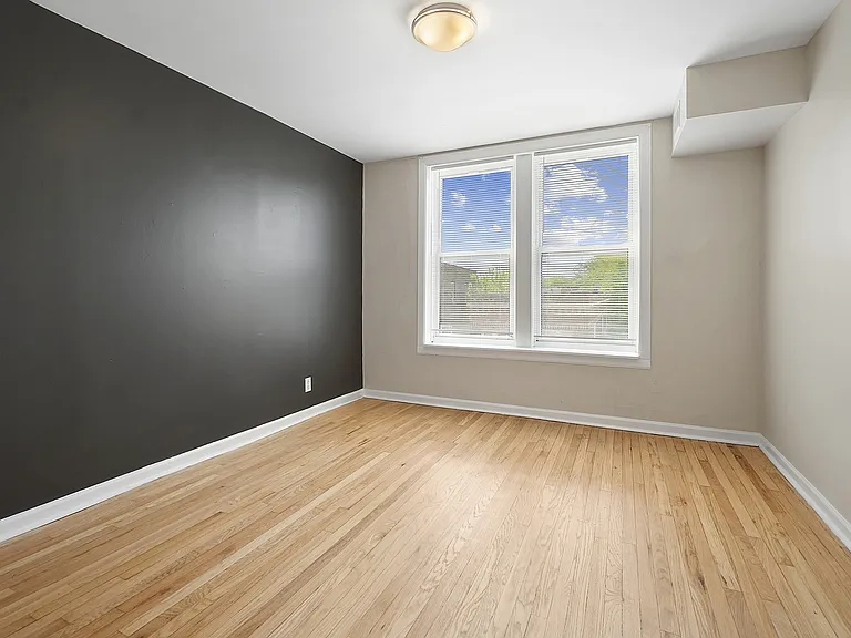 3726 W Montrose Ave #3 — Photo 2
