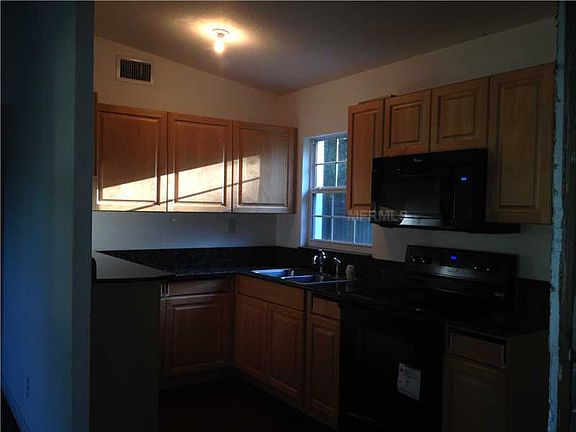3rd image of 217 E Cornelius Cir
