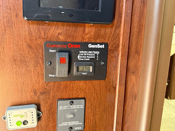 4th image of 900 Valley Rd #0