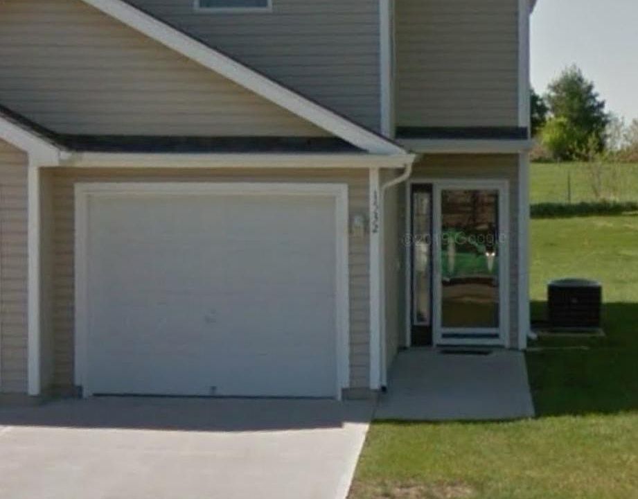 1st image of 1532 SW Shelby Dr #2B