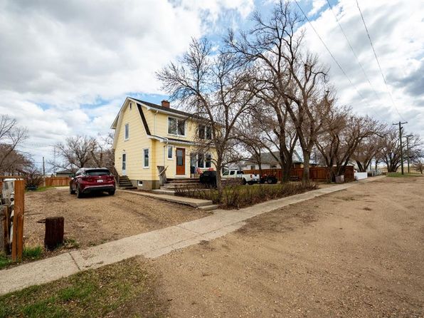 526 1st St W, Empress, AB T0J 1E0