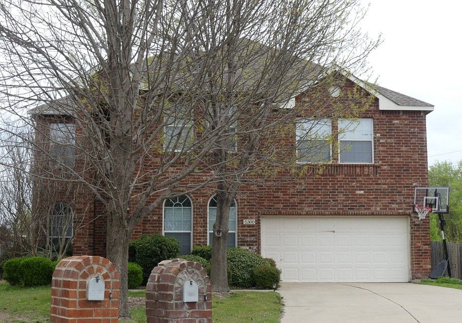 1st image of 5300 Comanche Wells Dr
