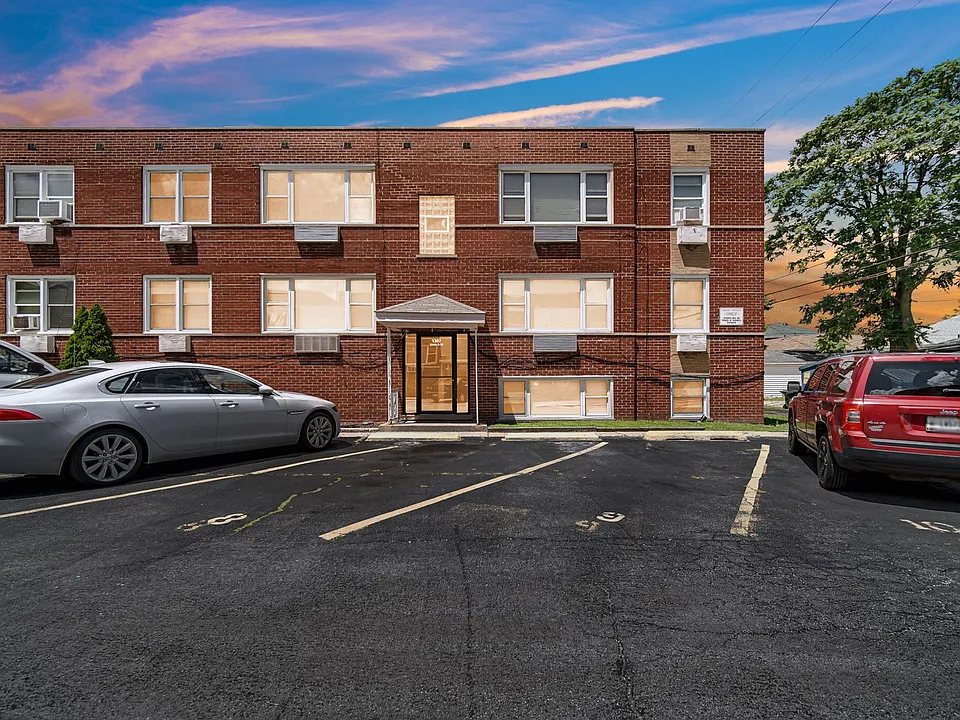 1307 Calumet Ave