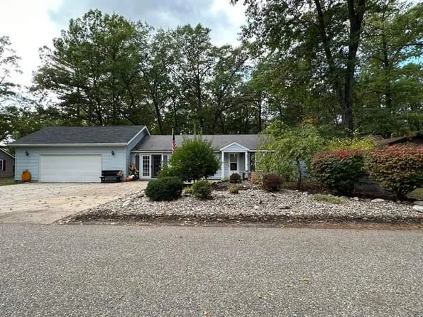 115 Sheridan Dr, Prudenville, MI 48651