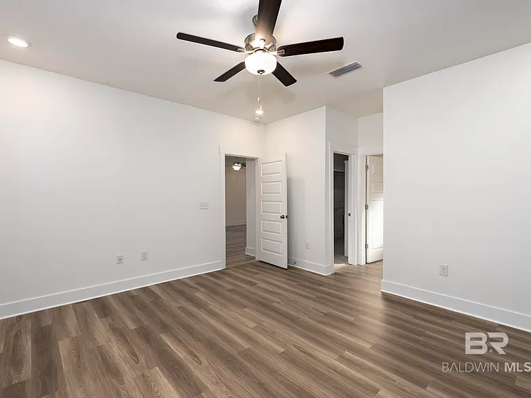 231 Bronze St — Photo 18