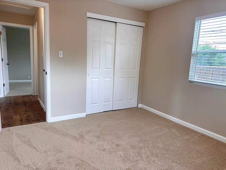 898 Oswego St — Photo 7