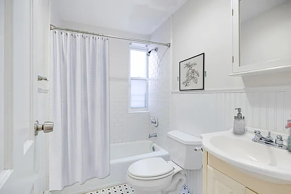 Rented by R New York | media 7