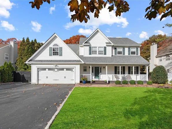 5 Cobblestone Court, Nesconset, NY 11767