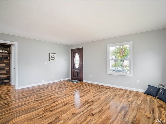 4th image of 5132 N 39th St