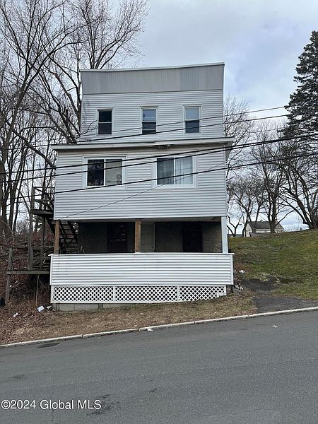 2nd image of 98 Lincoln Avenue