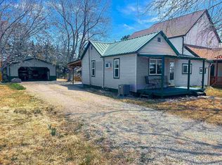 233 Atkinson Ave, Republican City, NE 68971