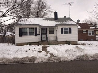 2nd image of 901 W Cleary Ave
