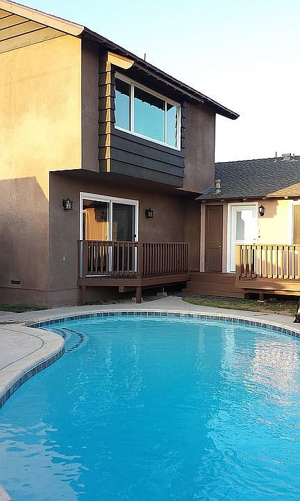 1st image of 589 N Heathdale Ave