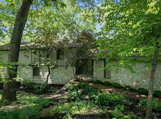 44 Chesterfield Lakes Rd, Chesterfield, MO 63005