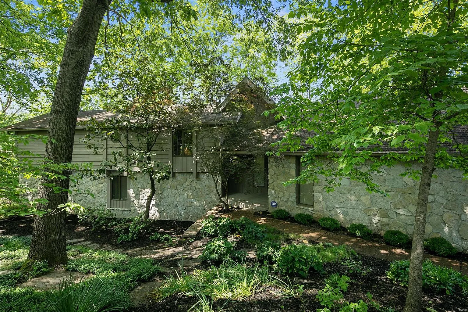 44 Chesterfield Lakes Rd photo 1