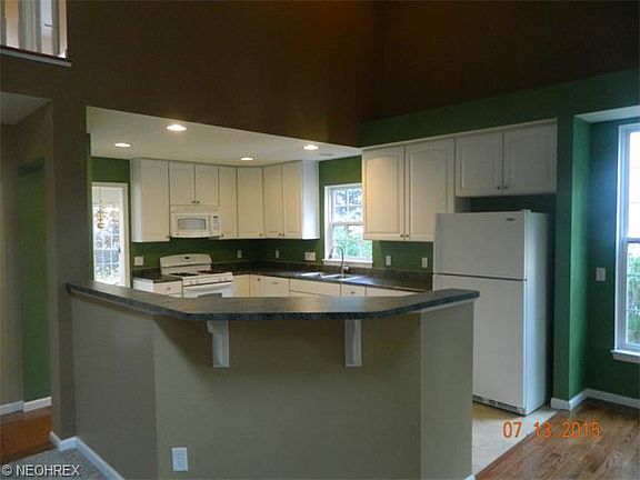 4th image of 2839 Ambridge Dr
