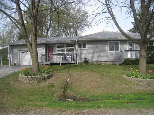 2100 11th St, Silvis, IL 61282