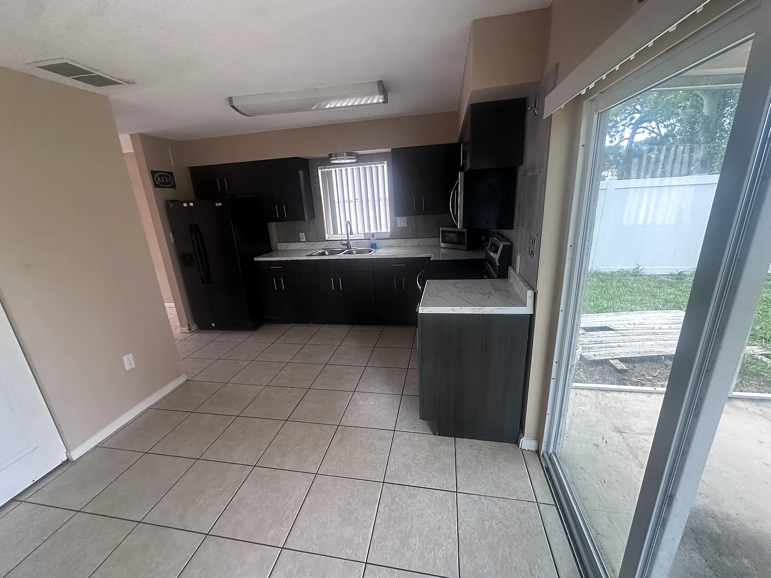 2 bed, 896 sqft, $1,400 — Photo 4