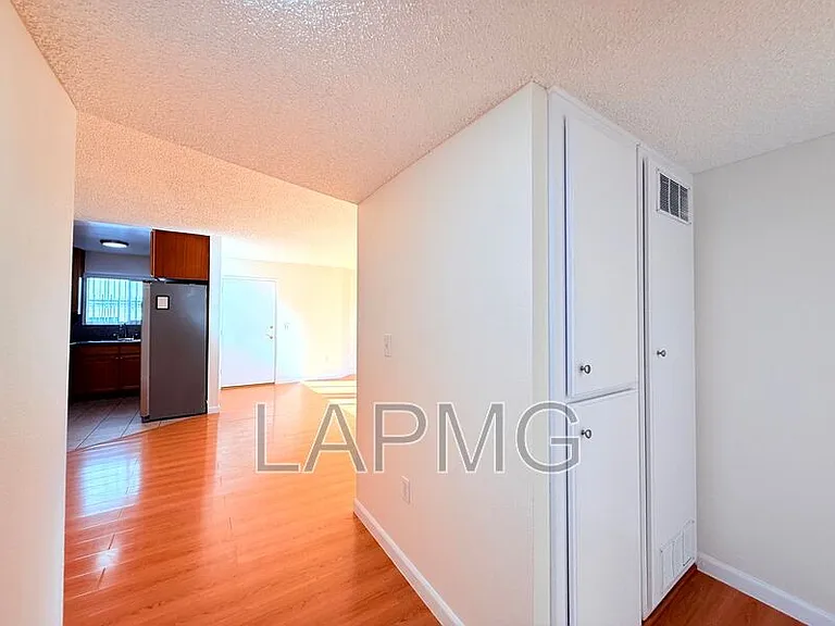 1059 Western Ave #1 — Photo 20