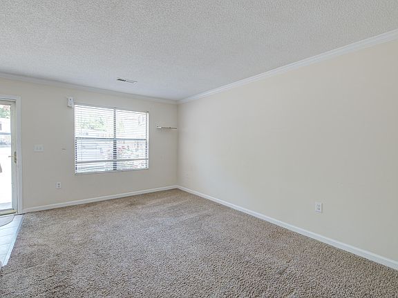 3rd image of 6240 Lucille Dr APT B