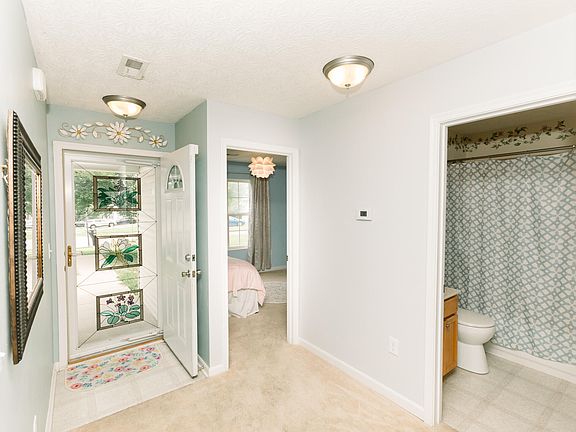 5th image of 164 Friar Tuck Dr