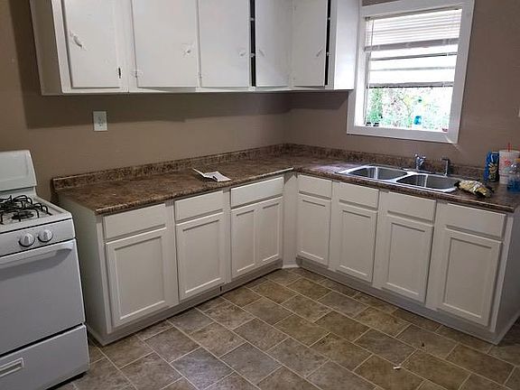 3rd image of 5313 Lewis Dr