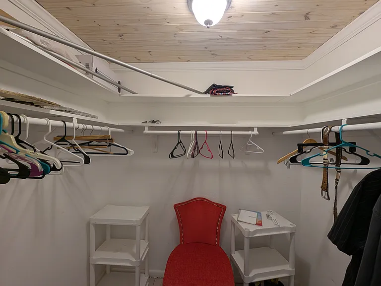 230 Robert Ct — Photo 15