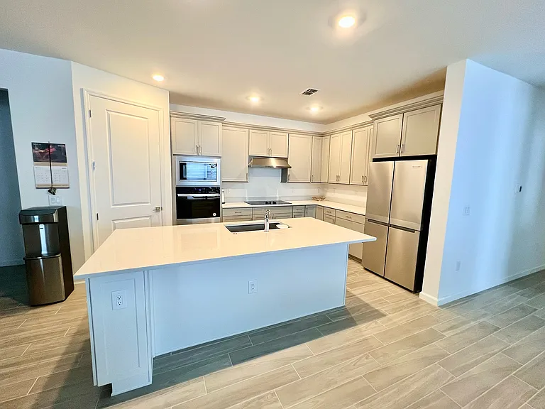6942 Honeybell Dr — Photo 8
