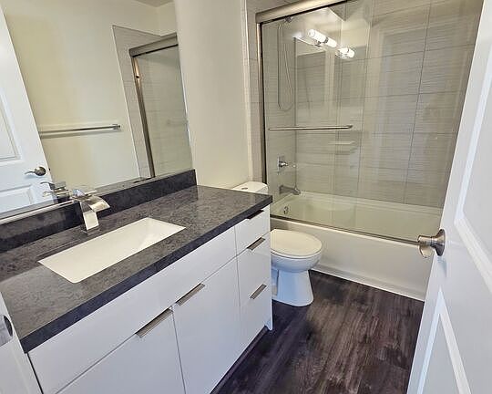 4th image of 2651 S Hobart Blvd APT 6