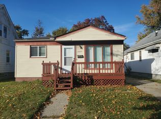 1237 E Harry Ave, Hazel Park, MI 48030