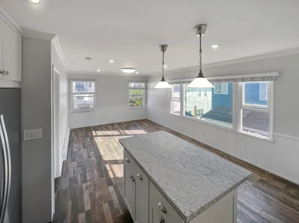 2005 Ocean Dr, Manhattan Beach, CA 90266