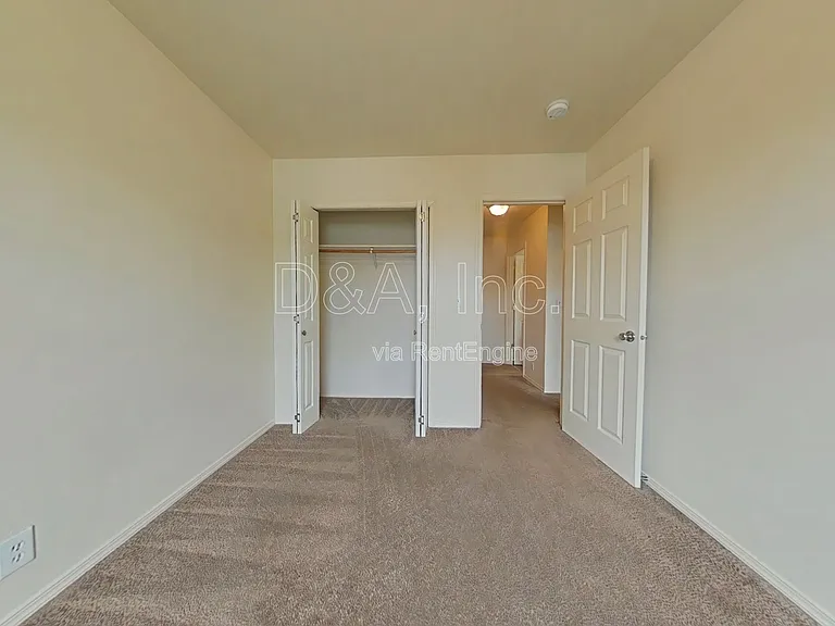 3435 SE 3rd St — Photo 5