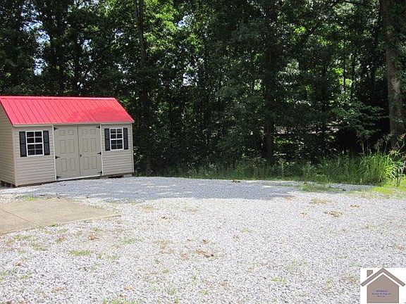 4th image of 165 Crown Ct
