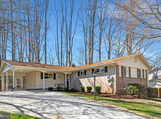 9891 Becket Ct, Fairfax, VA 22032