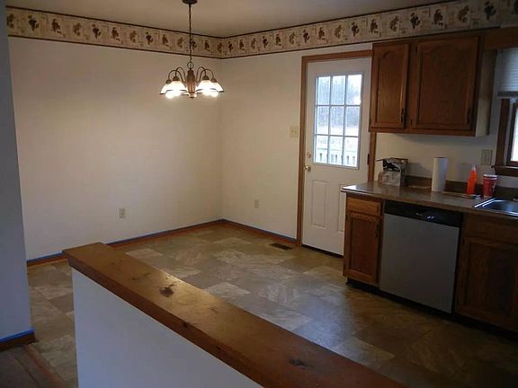 5th image of 112 Gray Mount Dr