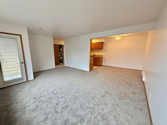 4th image of 1549 NE 177th St APT 204