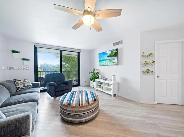 10551 W Broward Blvd APT 408, Plantation, FL 33324