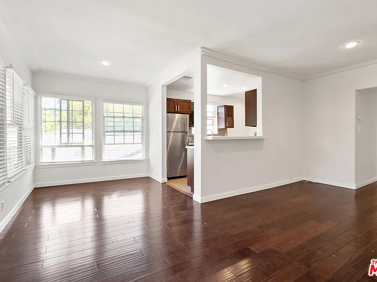 1335 Roxbury Dr #1337-1/2 — Photo 10