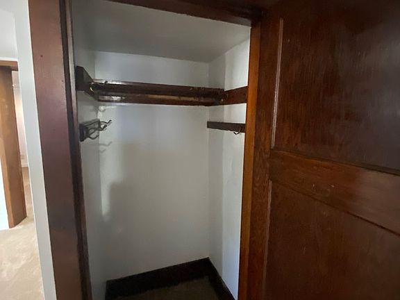 4th image of 921 W Cross St APT 1