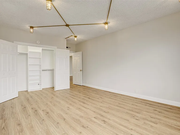 1400 Hermann Dr #15D — Photo 10
